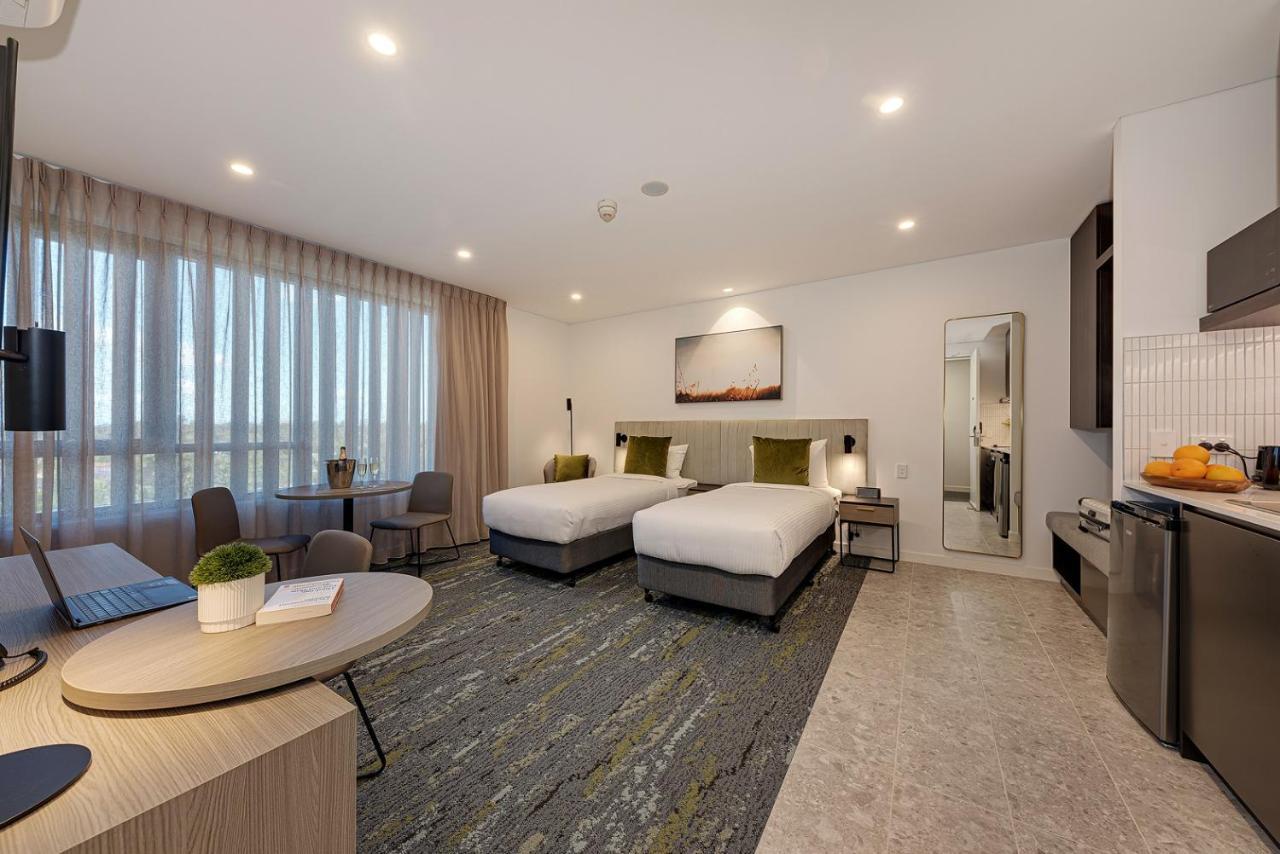 Littomore Suites Kingswood Penrith Zewnętrze zdjęcie